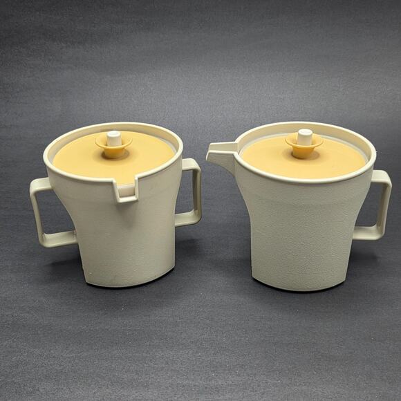 Tupperware Cream and Sugar Set Beige Harvest Gold 1414-4 & 1415-4 Push Lid USA - Picture 1 of 14
